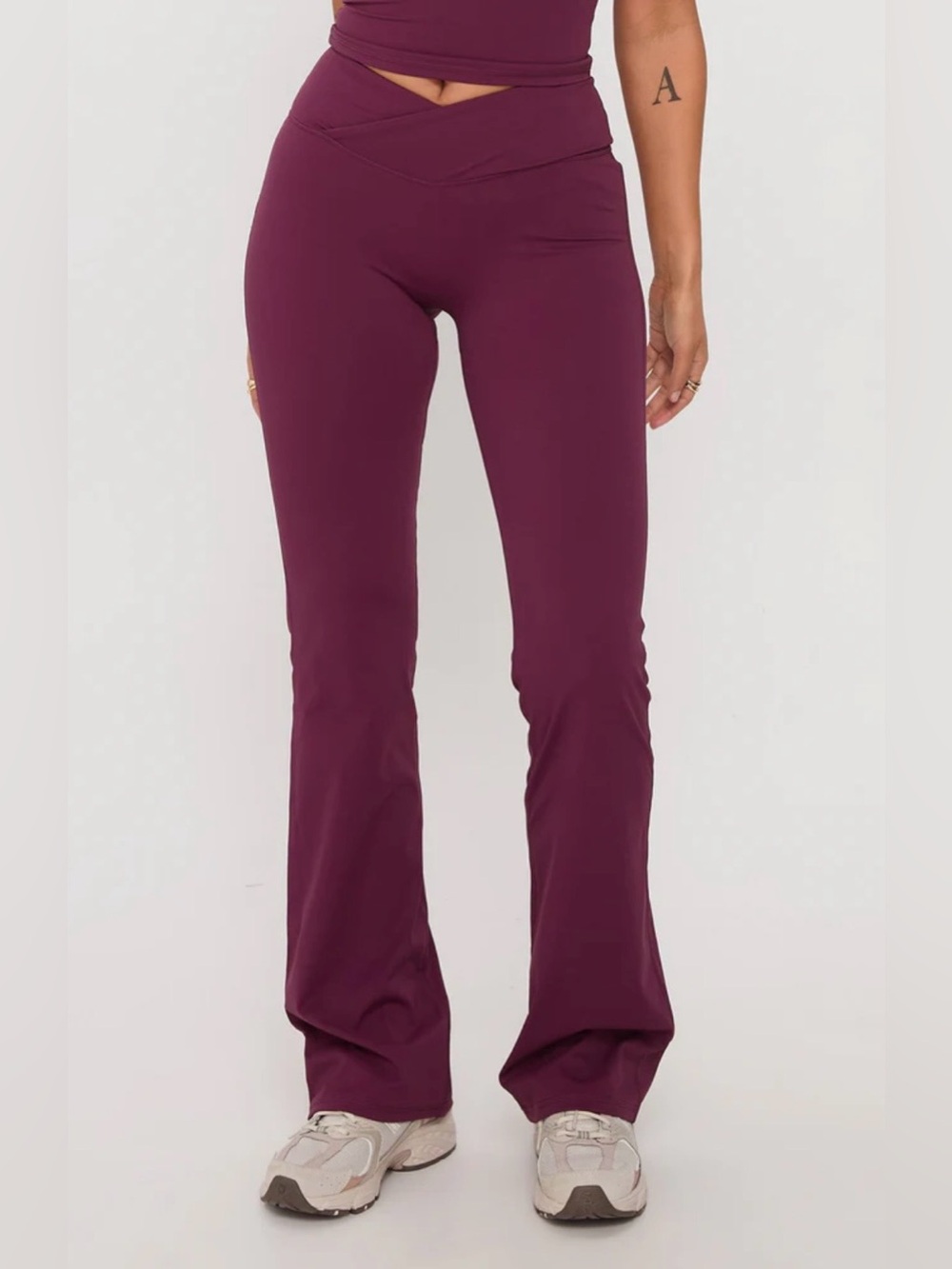 NWT: Princess Polly Sunday Session Active Flare Leg Pant Plum | Size: 12